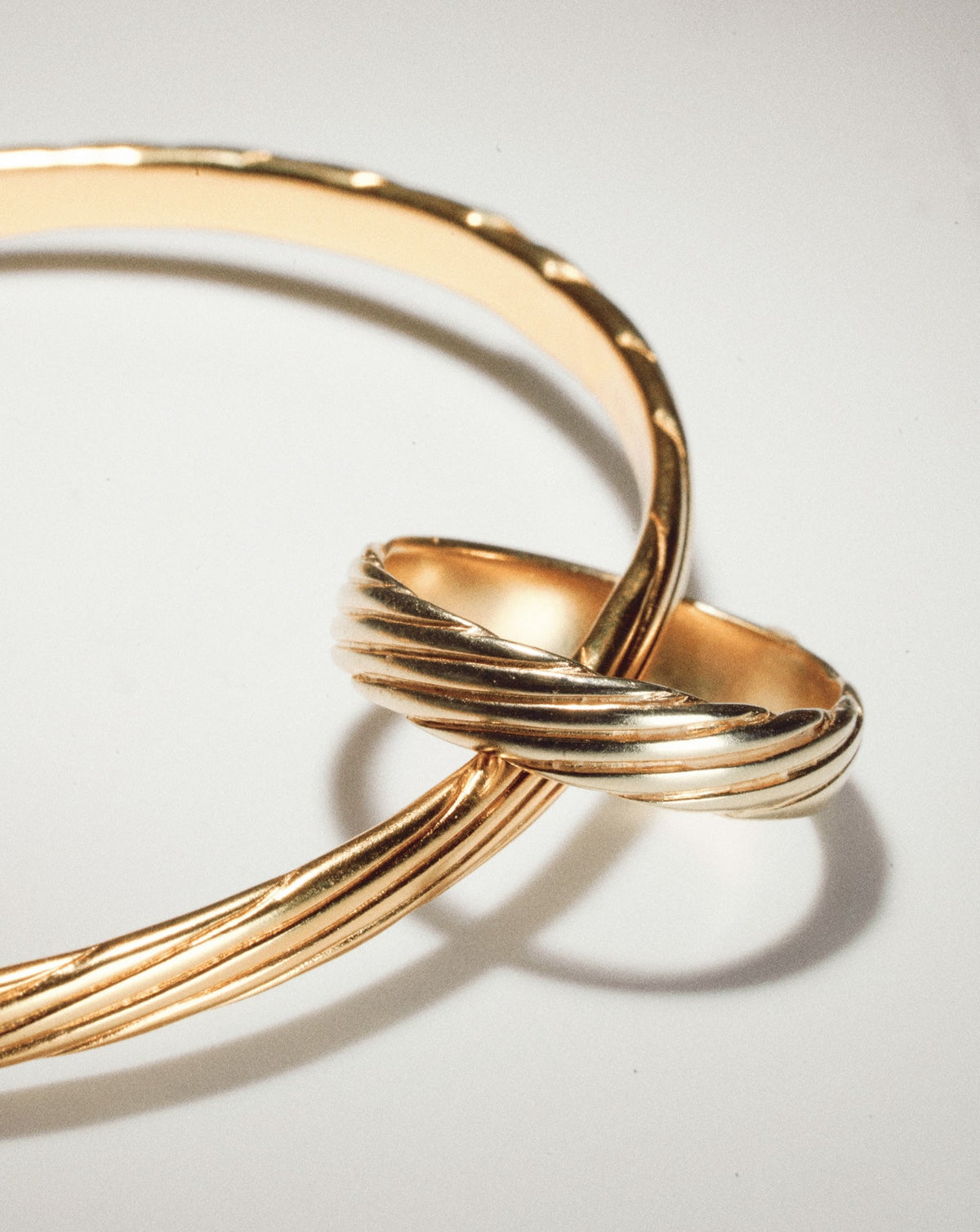 AMNIS RING