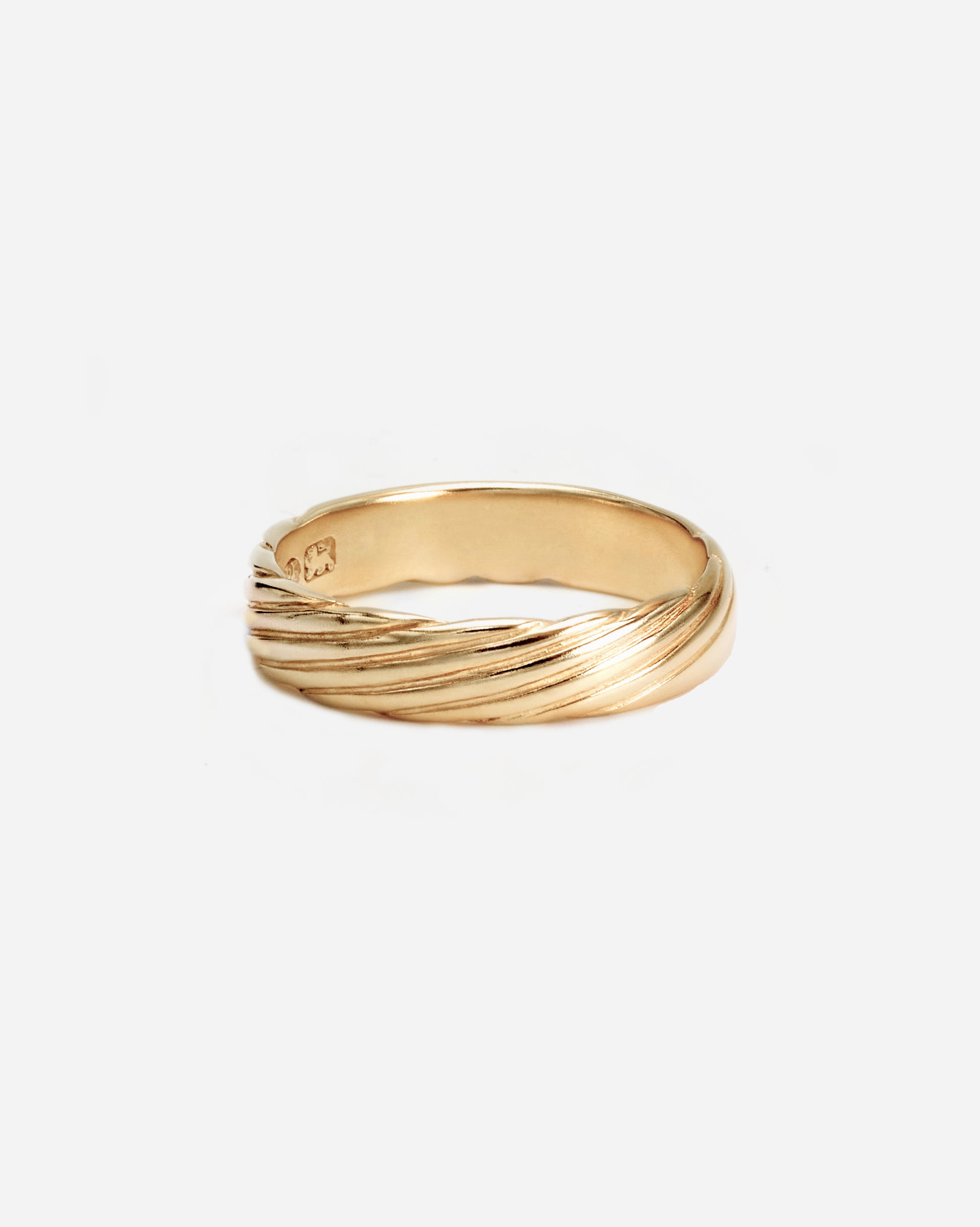 Gold classic band Amnis Ring by BØME