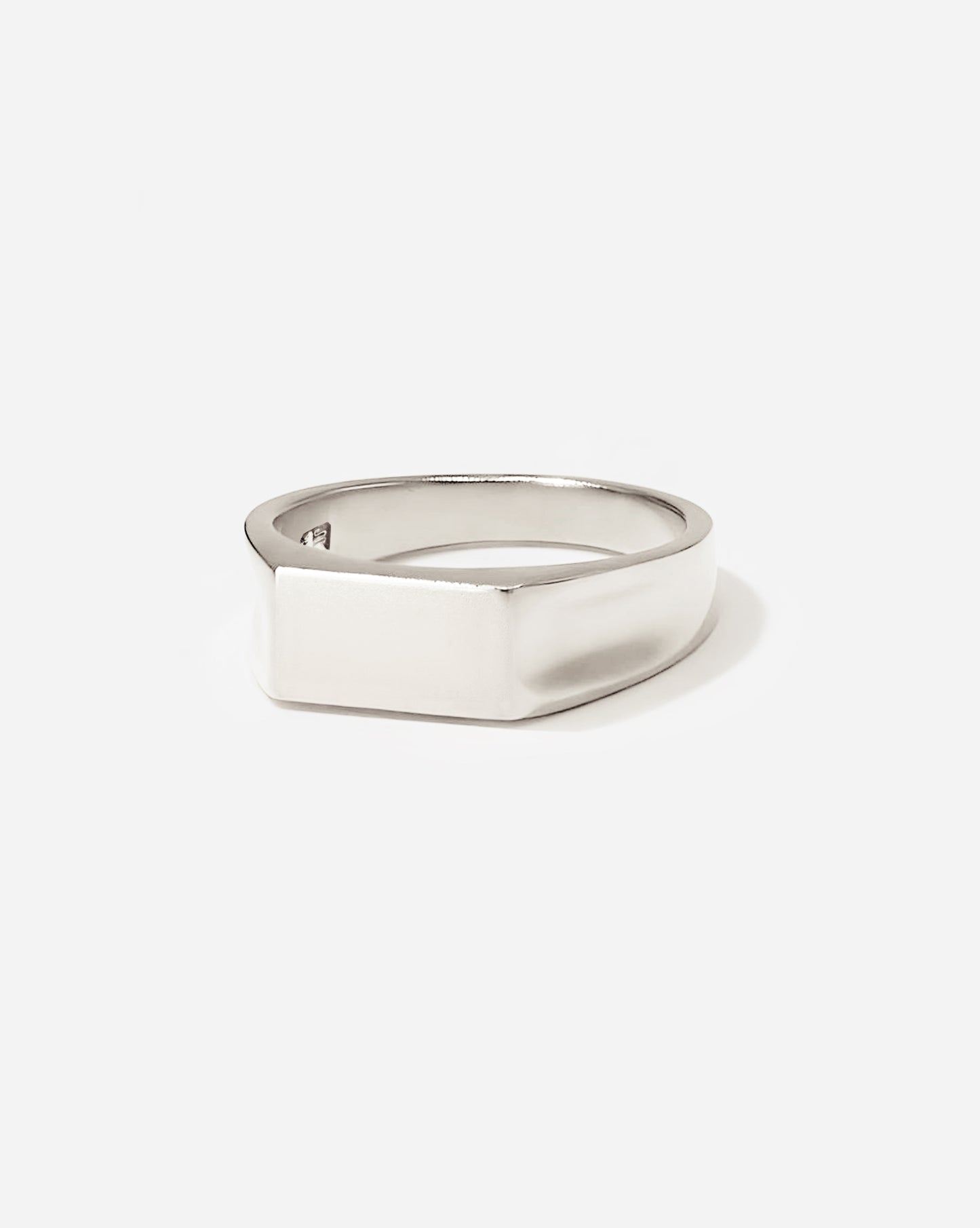 BØME Silver Vale Ring for men featuring a unique concave design, inspired by a tranquil water cradle for a graceful, statement look