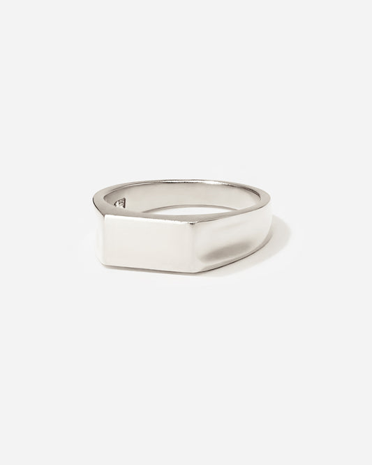 BØME Silver Vale Ring for men featuring a unique concave design, inspired by a tranquil water cradle for a graceful, statement look