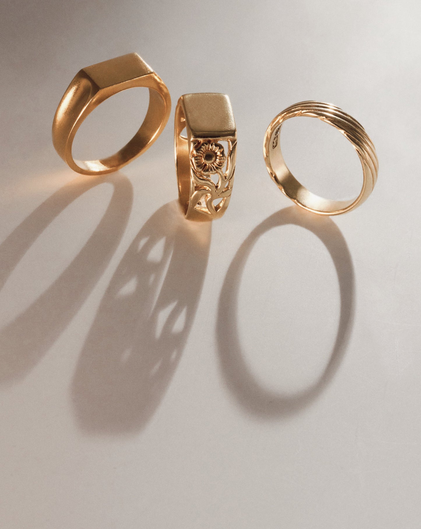 BØME Floreo men’s ring with intricate flower cutouts, hand-carved from wax, and signature floral design—an expertly crafted, one-of-a-kind statement piece for men’s jewelry seekers.